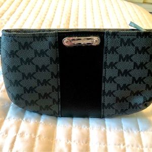 Brand New MICHAEL KORS BELT BAG S/M